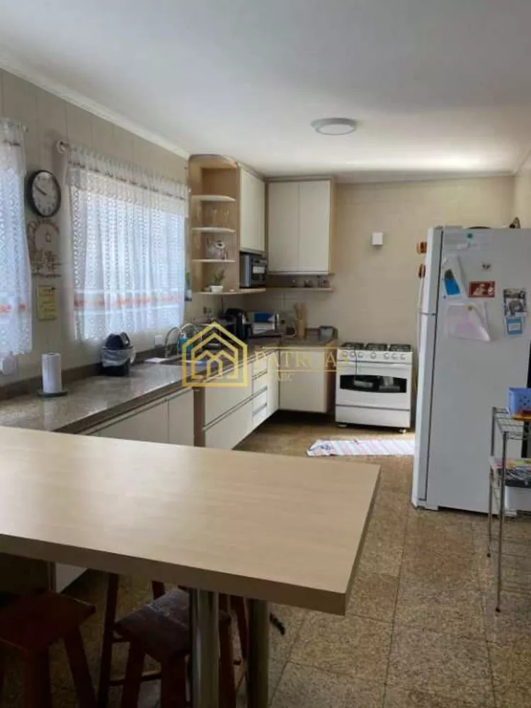 Sobrado, 4 quartos, 345 m² - Foto 1
