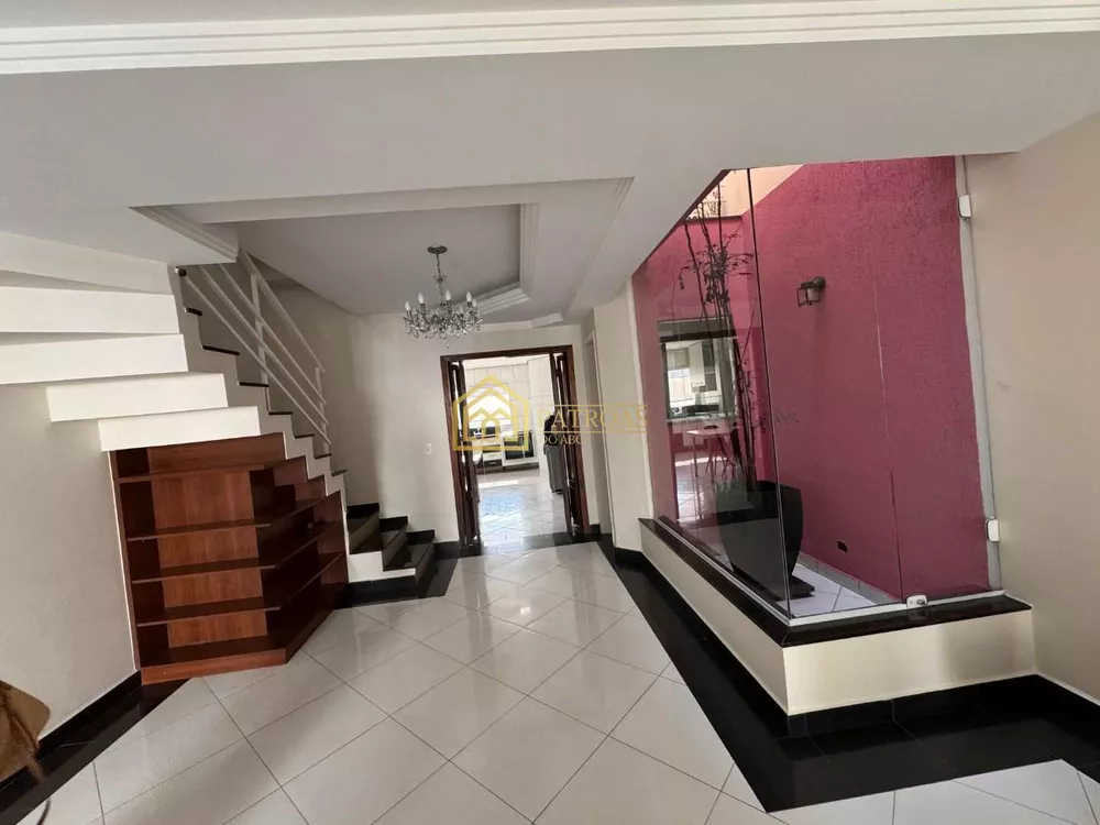 Sobrado, 3 quartos, 226 m² - Foto 1