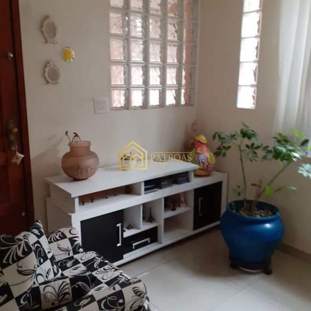 Casa, 3 quartos, 114 m² - Foto 1