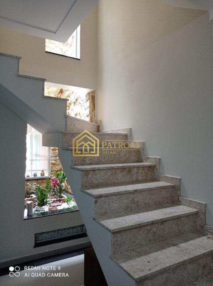 Sobrado, 3 quartos, 191 m² - Foto 1