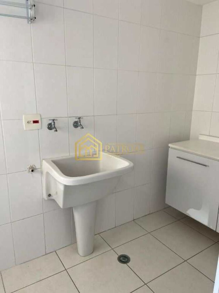 Apartamento à venda com 3 quartos, 128m² - Foto 3
