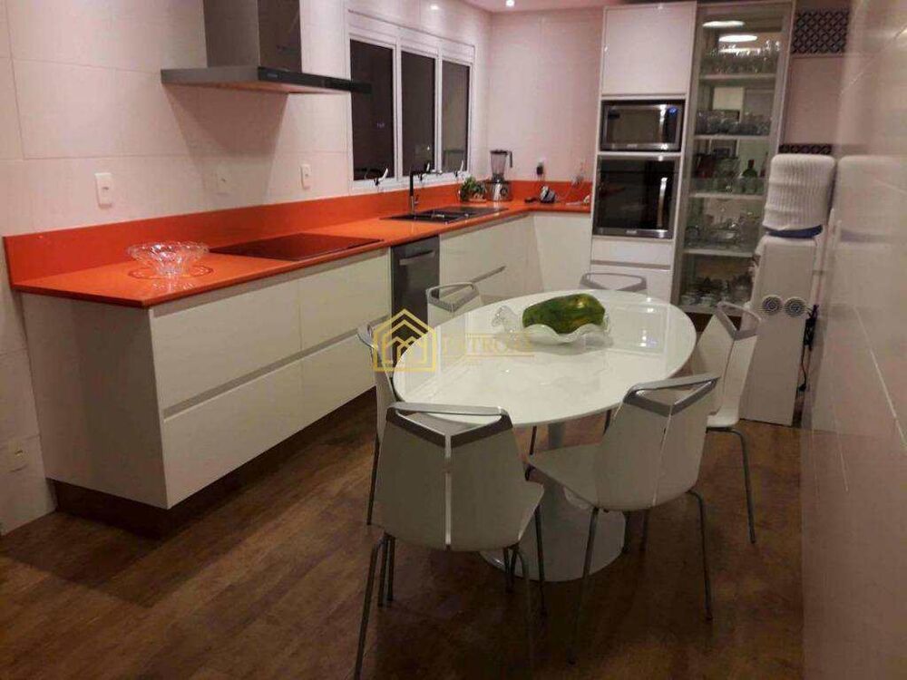 Apartamento, 3 quartos, 244 m² - Foto 1