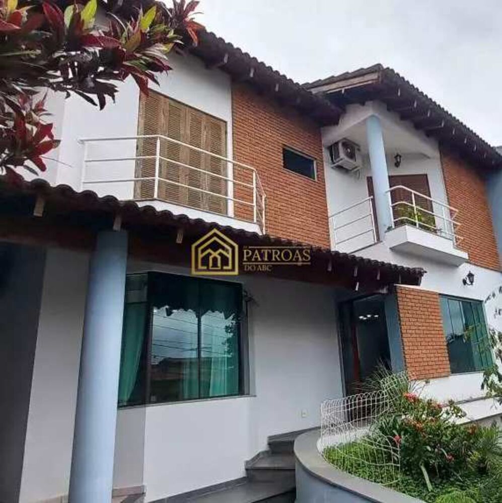 Sobrado à venda com 4 quartos, 265m² - Foto 1