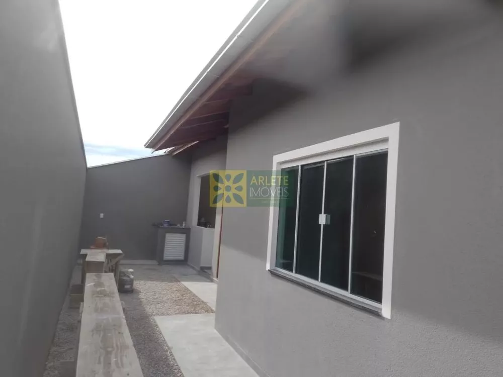 Casa Comercial à venda com 3 quartos, 121m² - Foto 2