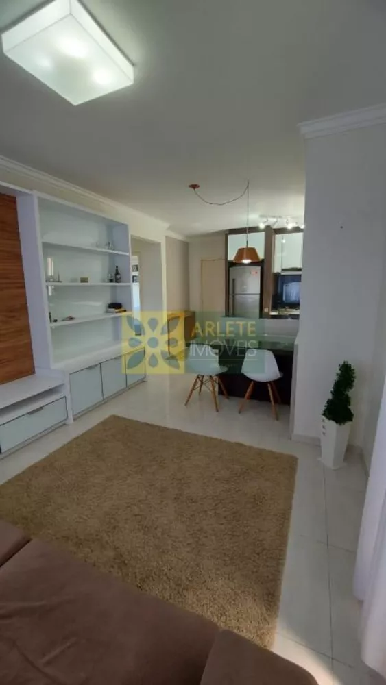 Apartamento à venda com 2 quartos, 75m² - Foto 2