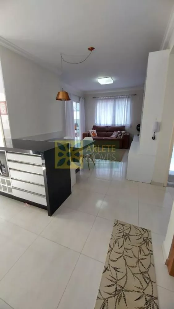 Apartamento à venda com 2 quartos, 75m² - Foto 4