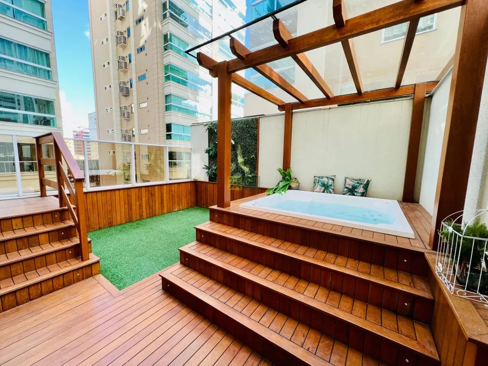 Apartamento à venda com 4 quartos, 206m² - Foto 1