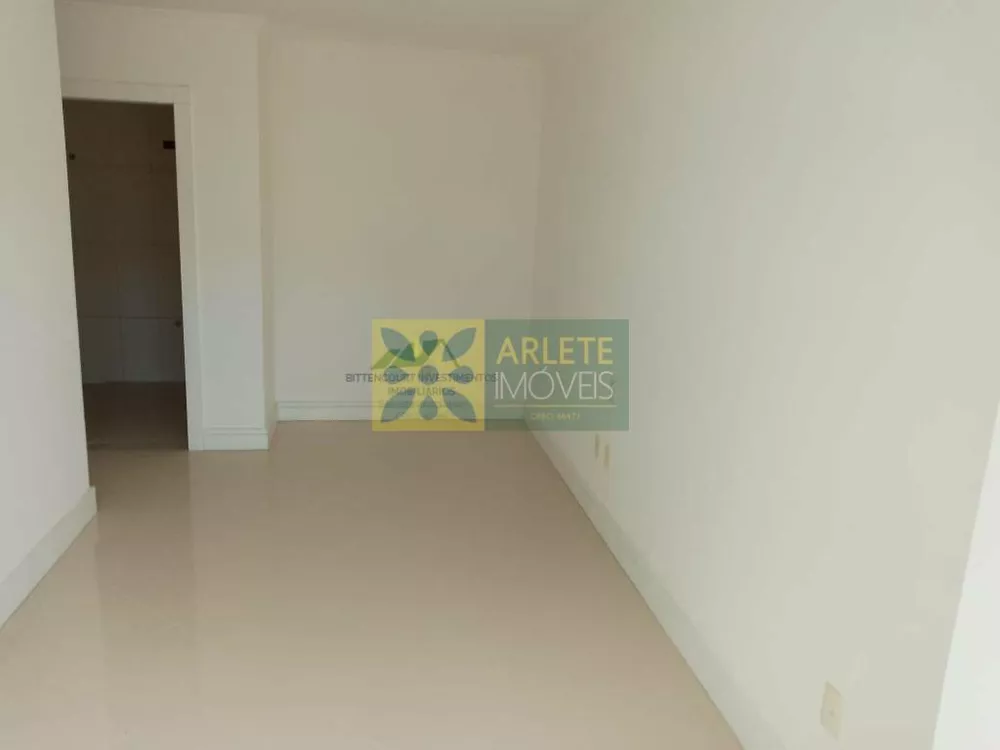 Apartamento à venda com 3 quartos, 180m² - Foto 3