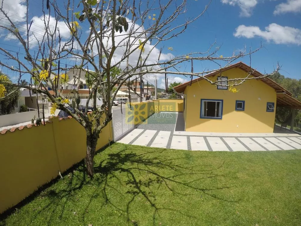 Casa à venda com 4 quartos, 120m² - Foto 1