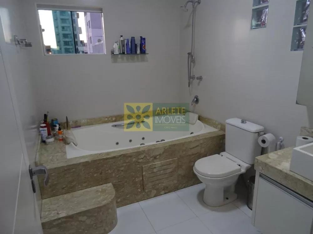 Casa à venda com 2 quartos, 186m² - Foto 4