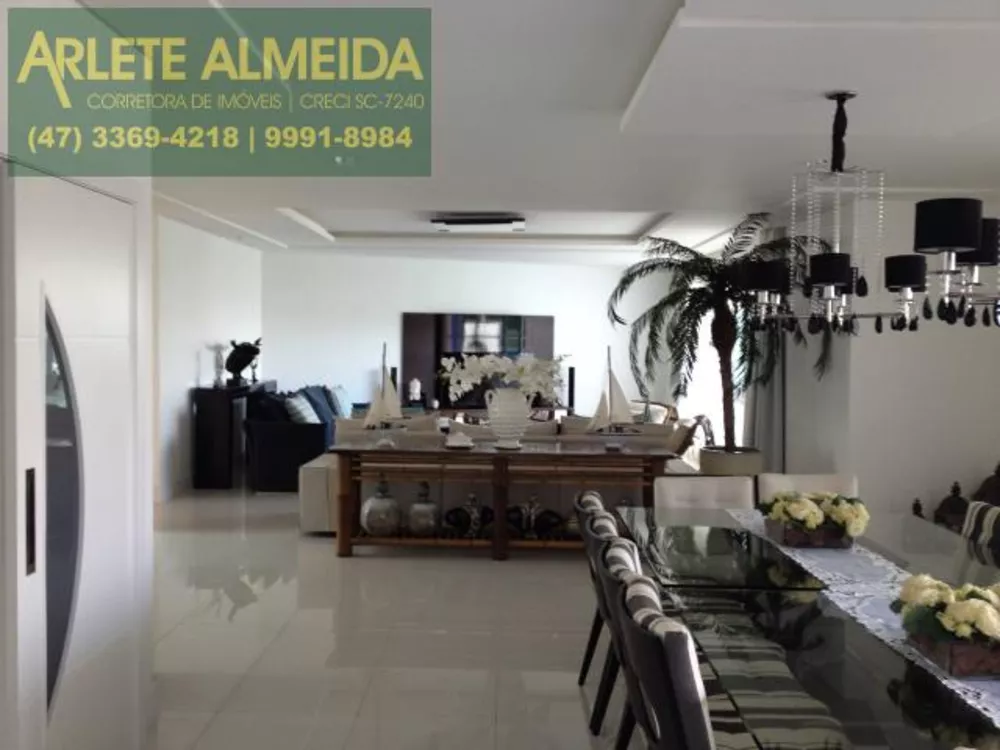 Casa à venda com 5 quartos, 640m² - Foto 2