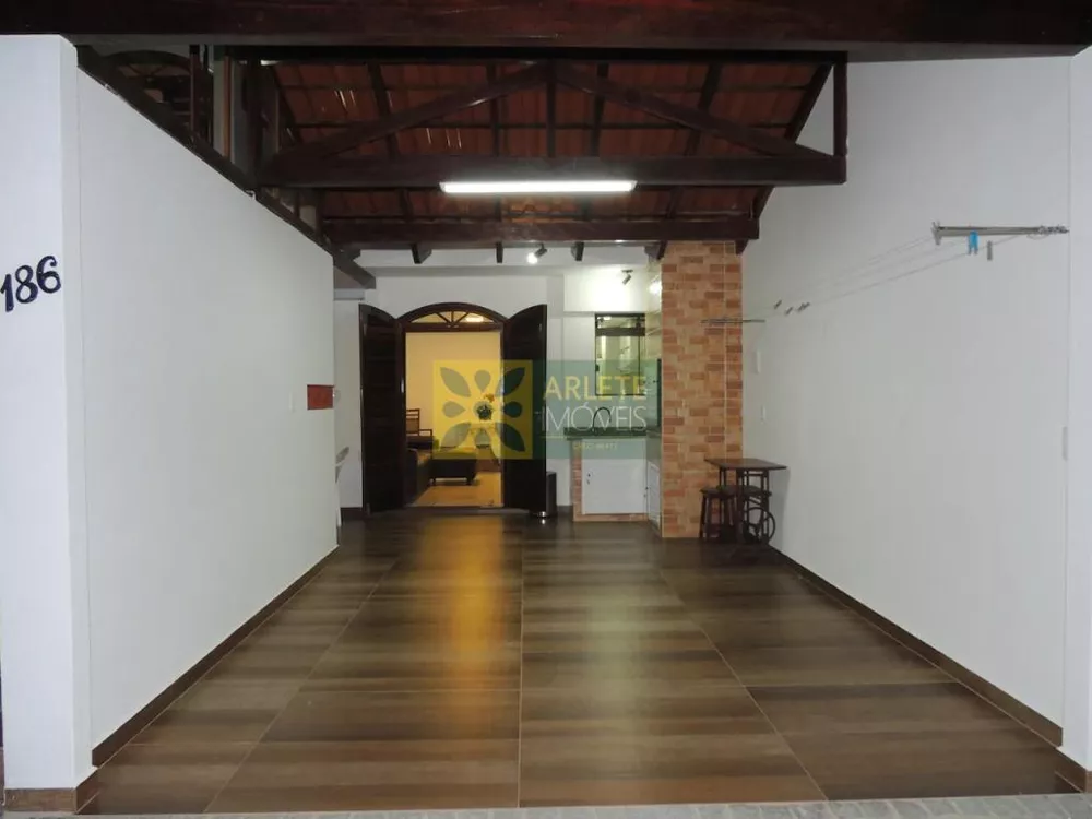 Casa à venda com 5 quartos, 165m² - Foto 3