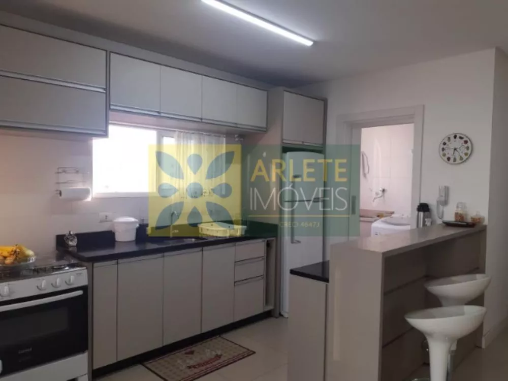 Apartamento à venda com 3 quartos, 130m² - Foto 3