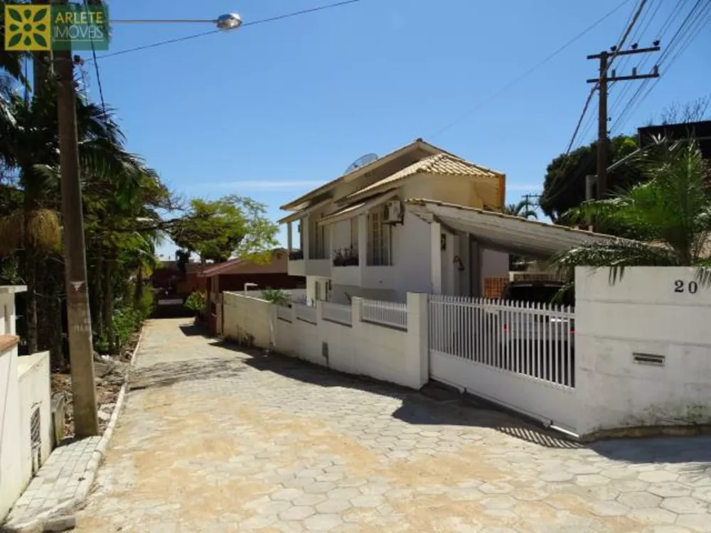 Casa à venda e temporada com 3 quartos, 150m² - Foto 4