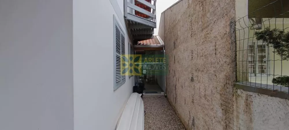 Casa Comercial à venda com 5 quartos, 120m² - Foto 4