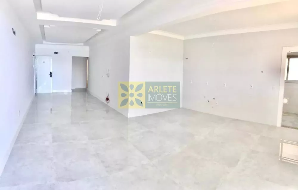 Apartamento à venda com 3 quartos, 134m² - Foto 4