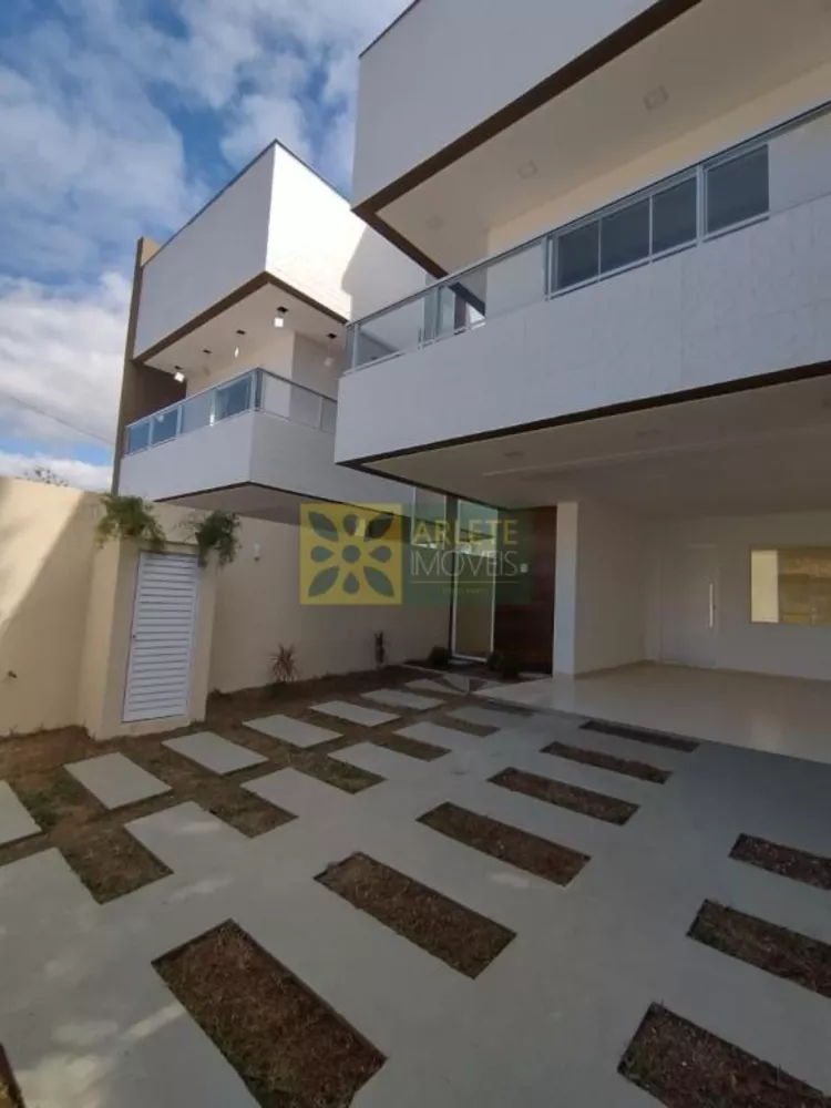 Casa à venda com 3 quartos, 228m² - Foto 3