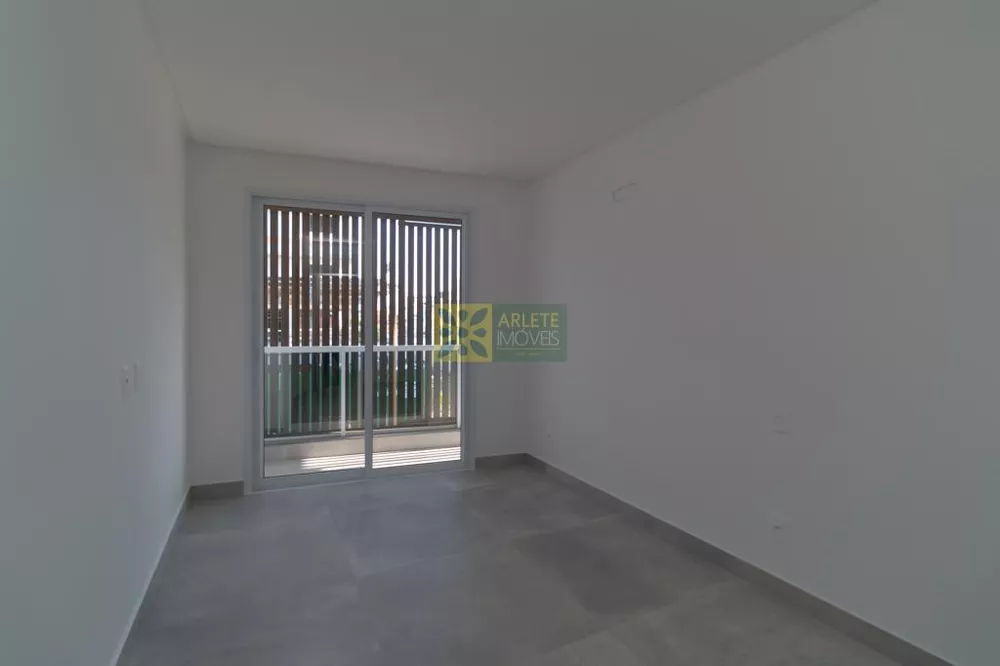 Apartamento à venda com 2 quartos, 100m² - Foto 4