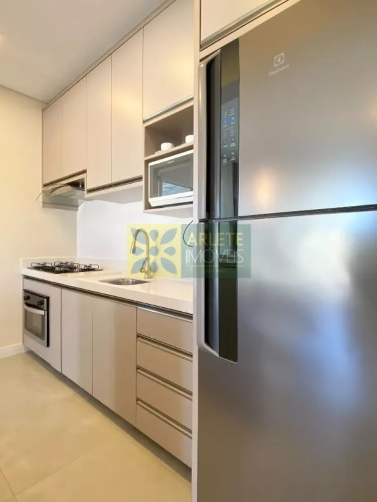 Apartamento à venda com 3 quartos, 170m² - Foto 4