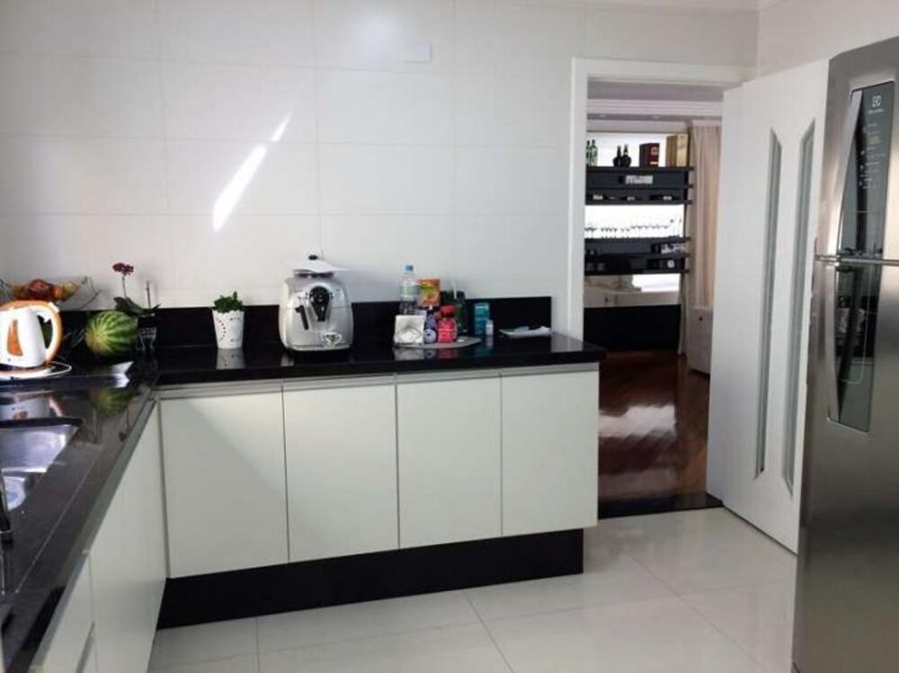 Sobrado à venda com 4 quartos, 250m² - Foto 2