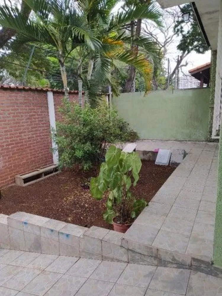 Casa à venda com 5 quartos, 180m² - Foto 1