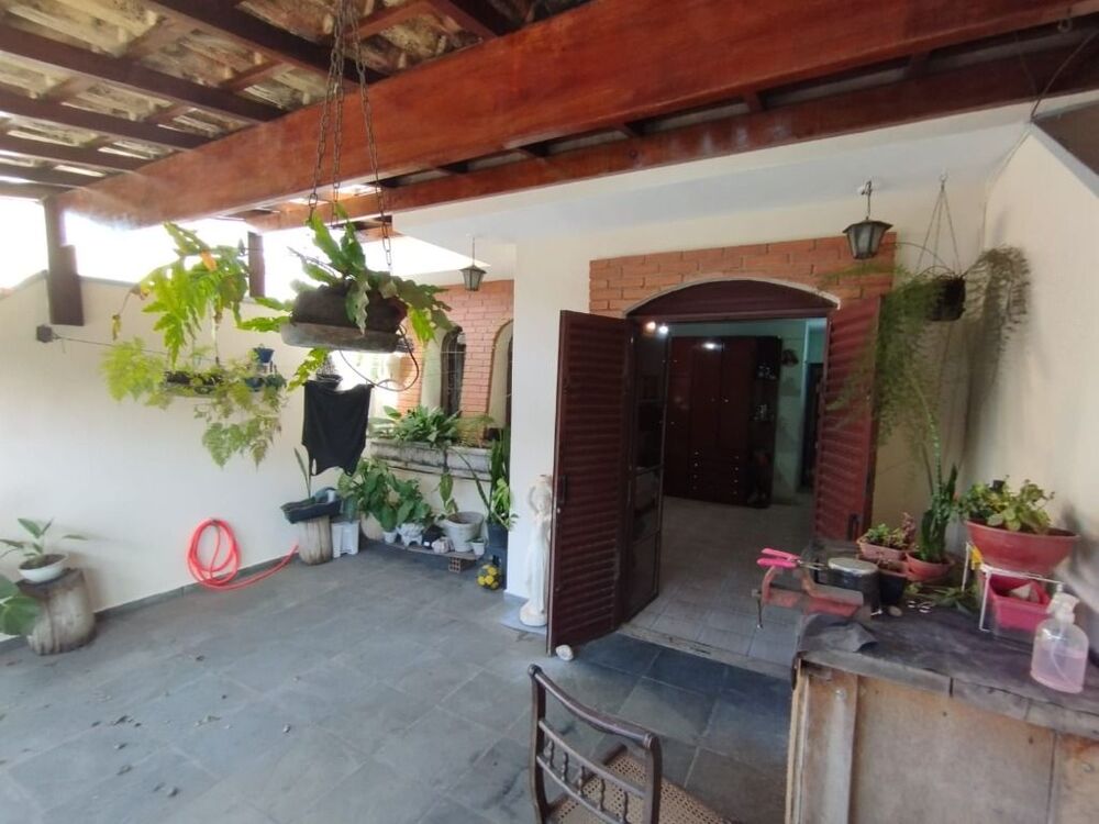 Casa, 3 quartos, 211 m² - Foto 1