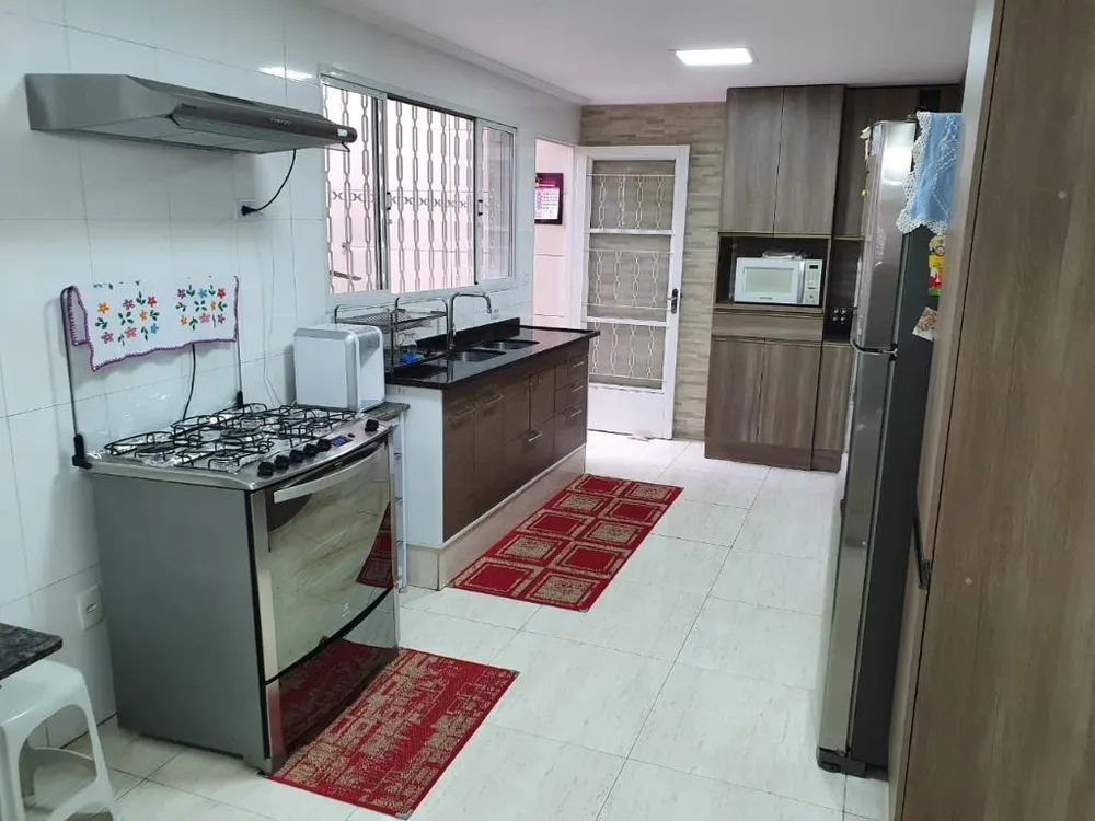 Sobrado, 3 quartos, 228 m² - Foto 1