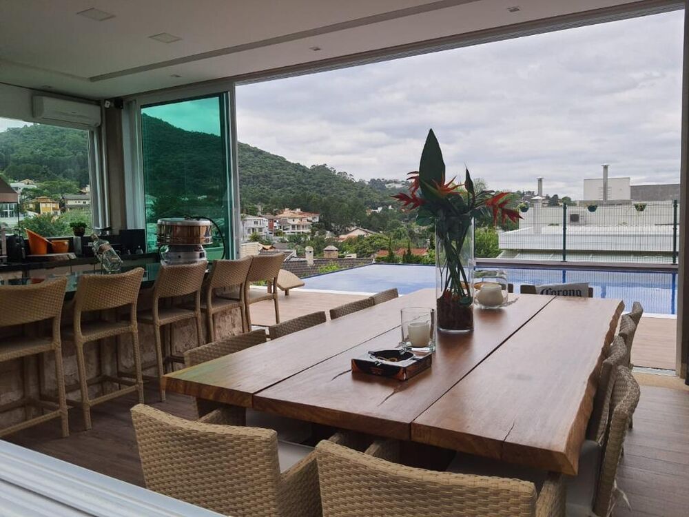 Sobrado, 5 quartos, 740 m² - Foto 1