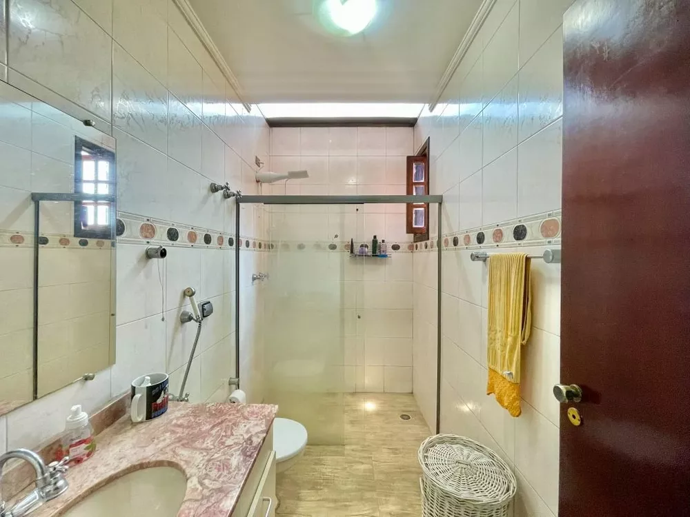 Casa de Condomínio à venda com 4 quartos, 256m² - Foto 4