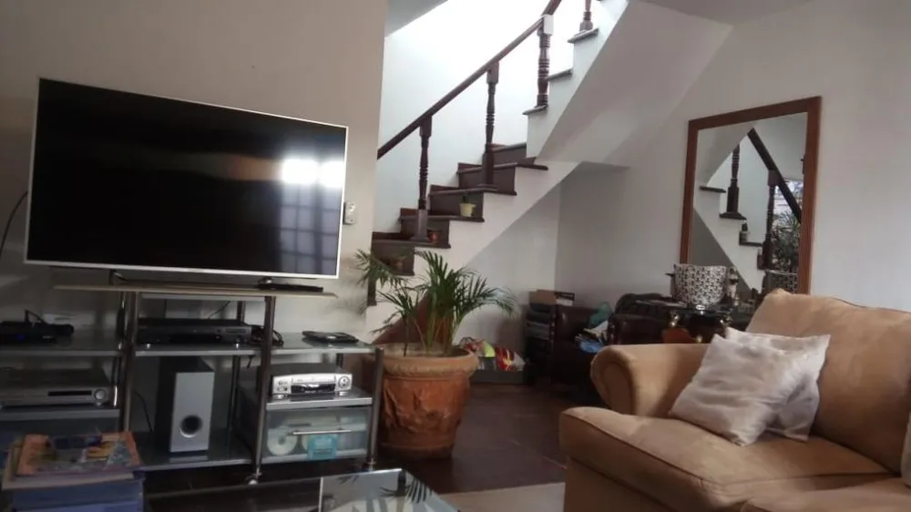 Sobrado, 3 quartos, 240 m² - Foto 1