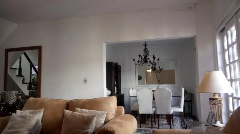 Sobrado à venda com 3 quartos, 240m² - Foto 2