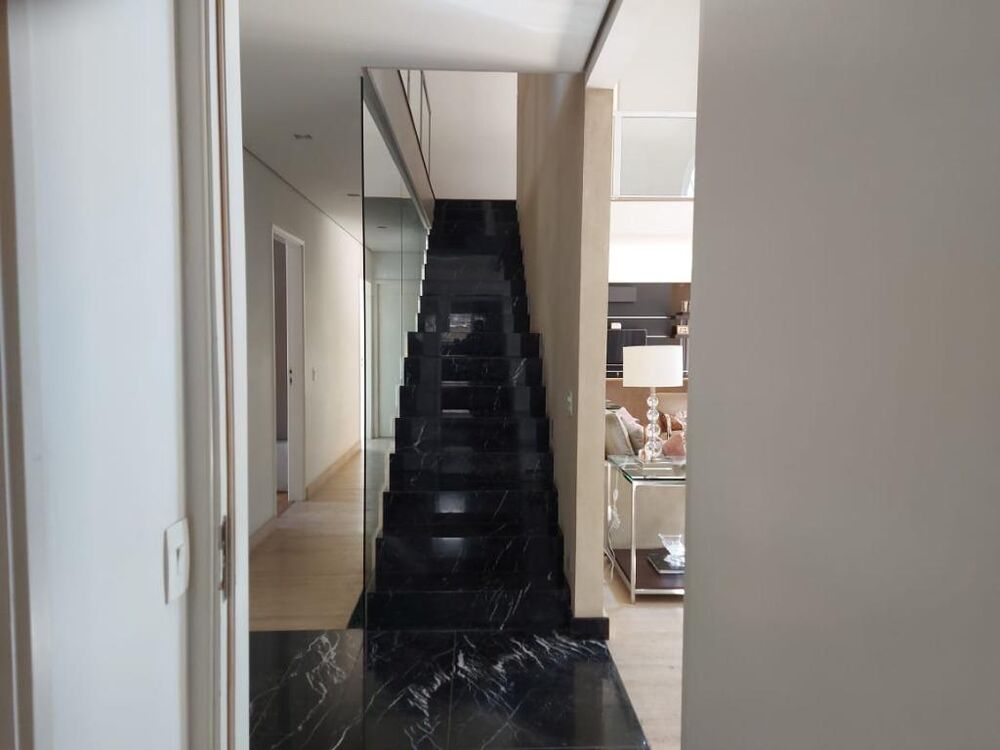 Sobrado à venda com 3 quartos, 420m² - Foto 1