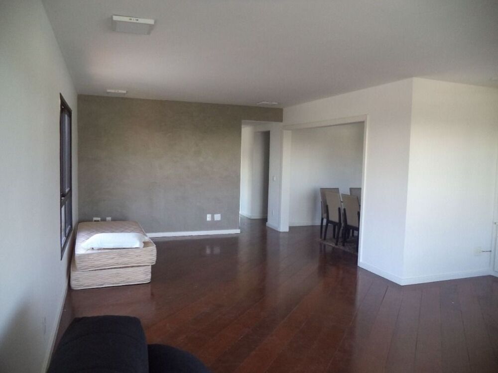 Apartamento para alugar com 3 quartos, 246m² - Foto 1