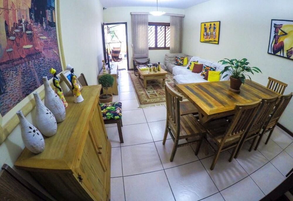 Sobrado à venda com 5 quartos, 216m² - Foto 1