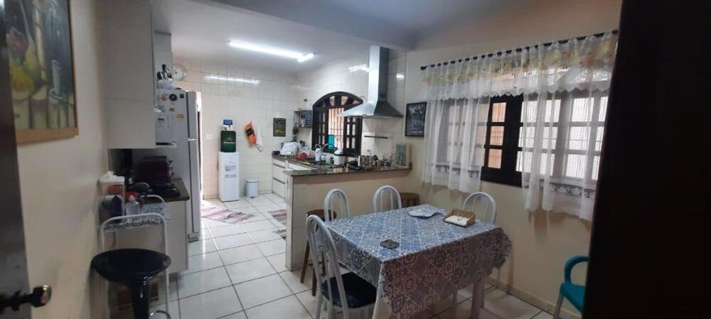 Sobrado, 4 quartos, 180 m² - Foto 2