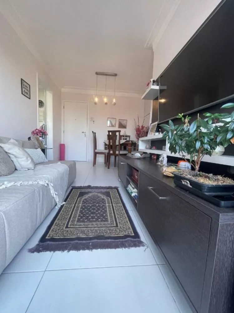 Apartamento à venda com 2 quartos, 60m² - Foto 2