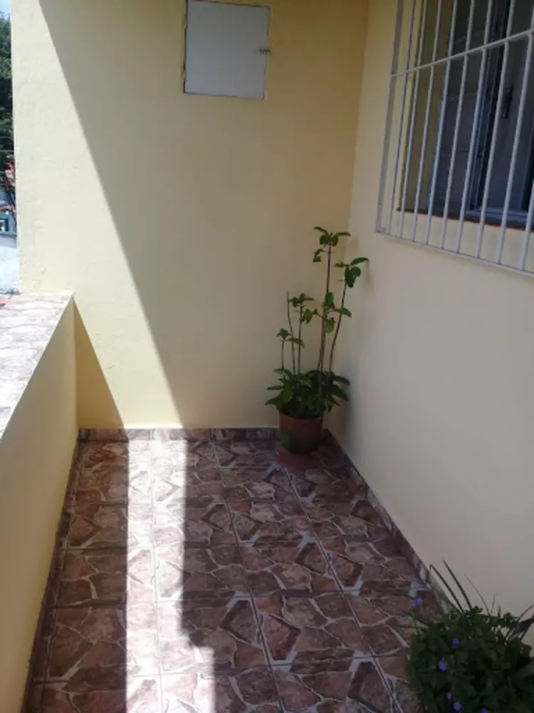 Casa à venda com 4 quartos, 200m² - Foto 3