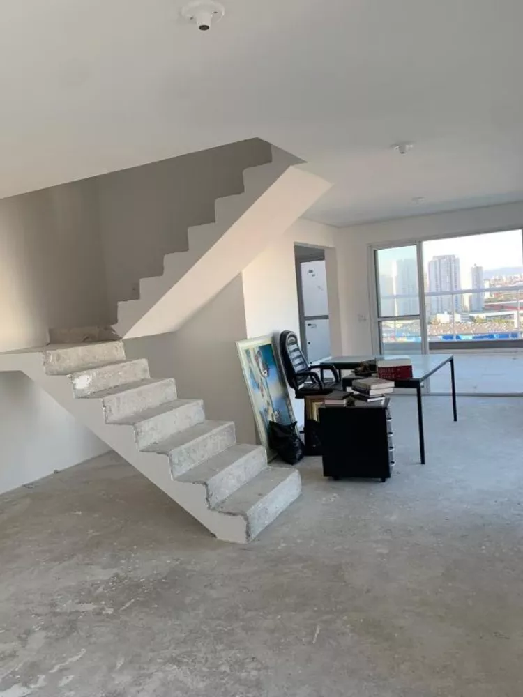 Apartamento à venda com 3 quartos, 135m² - Foto 1