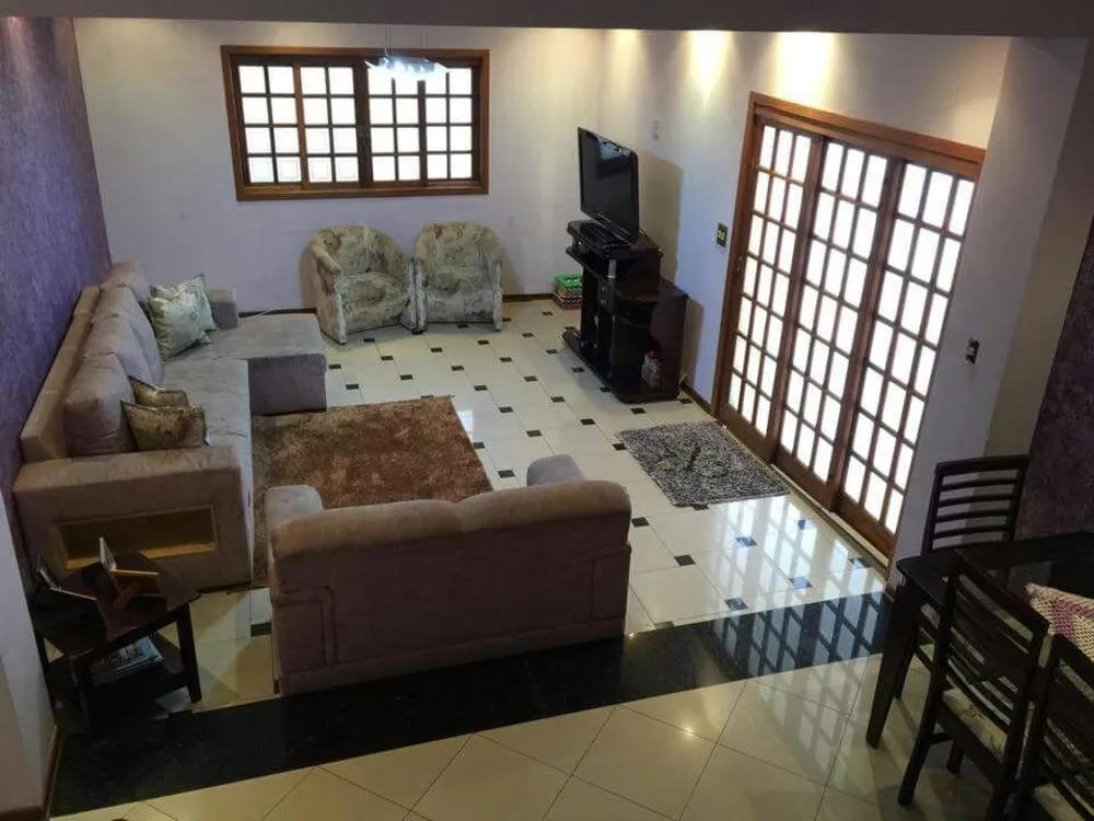 Sobrado, 3 quartos, 400 m² - Foto 1