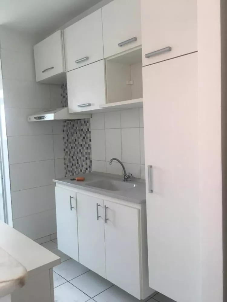 Apartamento à venda com 2 quartos, 50m² - Foto 2