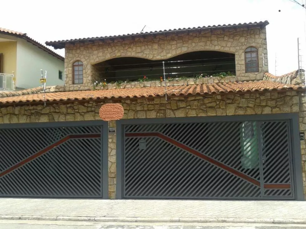 Sobrado à venda com 6 quartos, 515m² - Foto 1