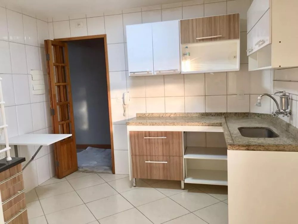 Apartamento à venda com 3 quartos, 97m² - Foto 13