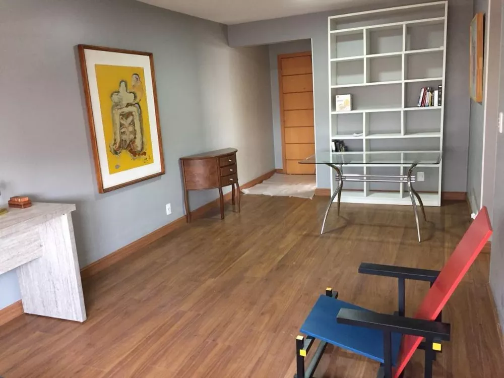 Apartamento à venda com 3 quartos, 97m² - Foto 2