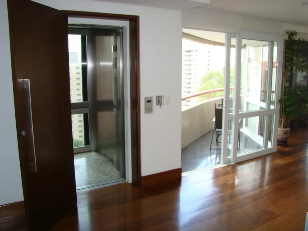Apartamento, 3 quartos, 220 m² - Foto 1