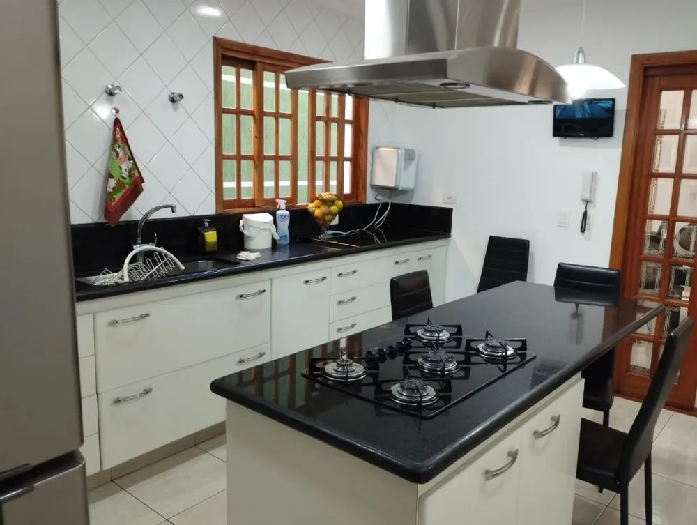 Sobrado, 4 quartos, 340 m² - Foto 2