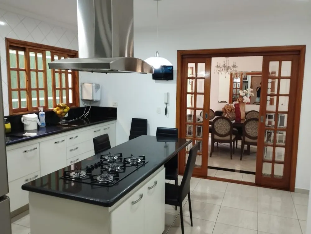 Sobrado, 4 quartos, 340 m² - Foto 1