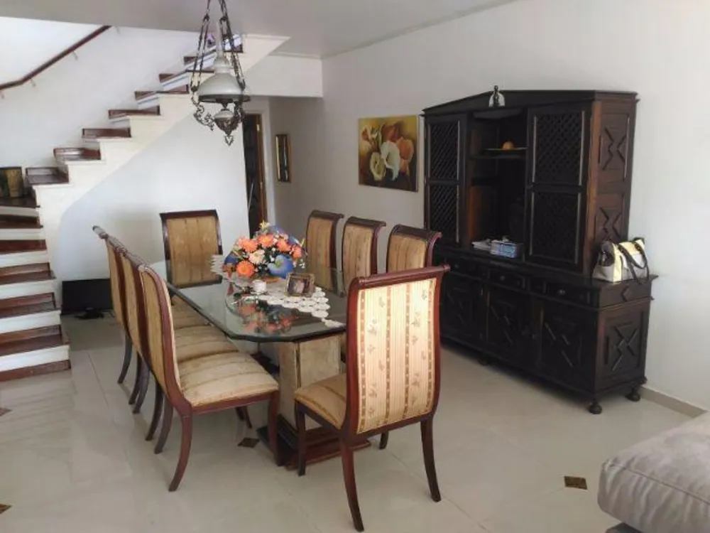Sobrado, 3 quartos, 235 m² - Foto 1