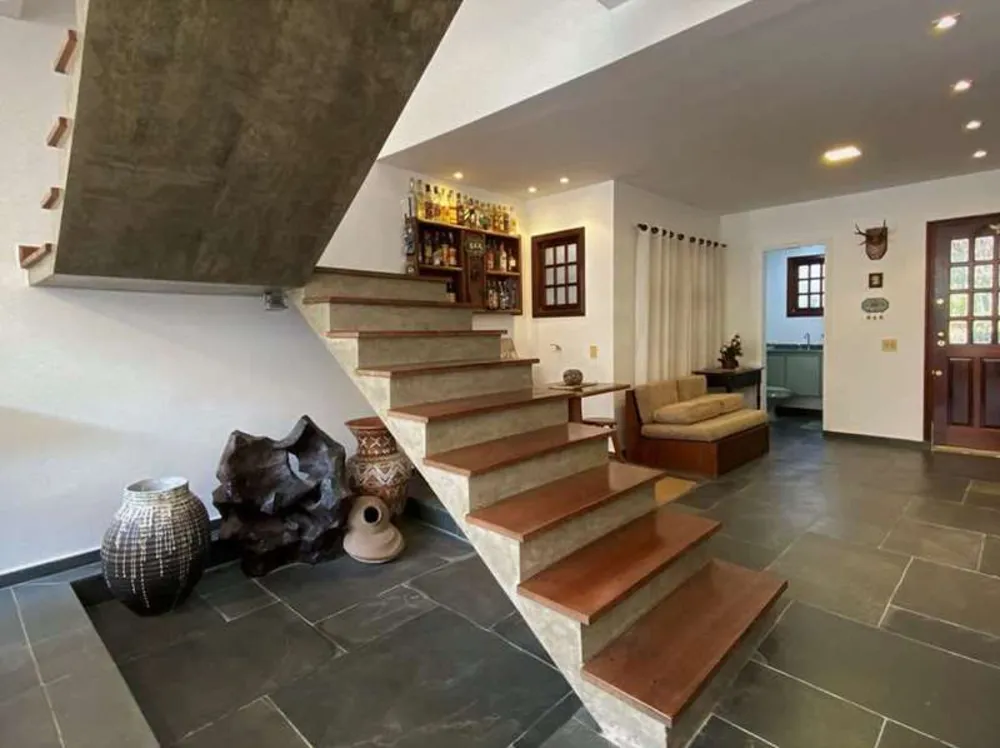 Sobrado, 4 quartos, 304 m² - Foto 1