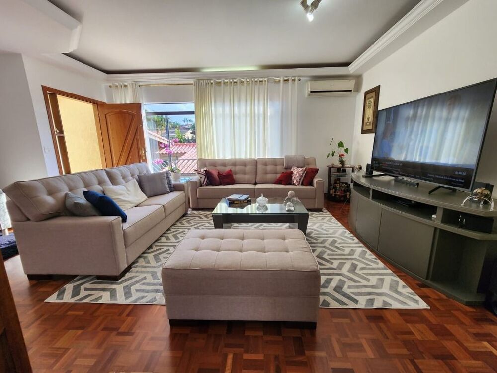 Sobrado, 4 quartos, 310 m² - Foto 1