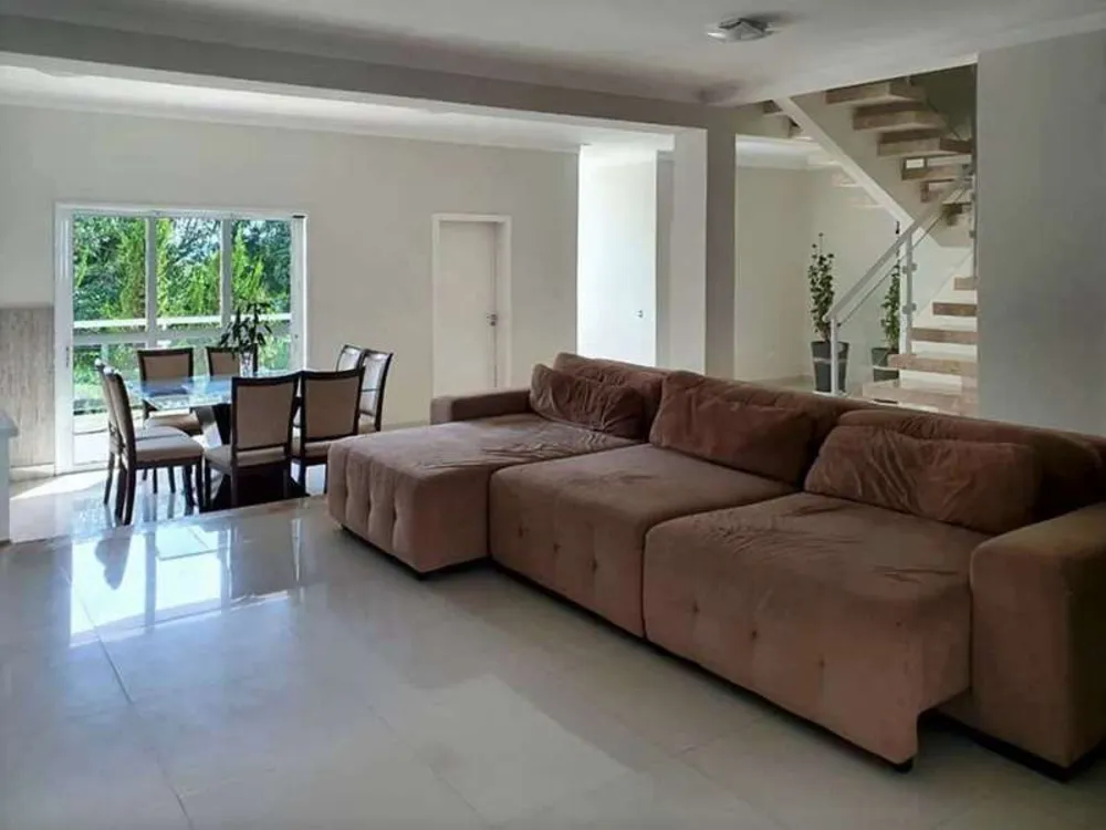 Sobrado, 3 quartos, 378 m² - Foto 1
